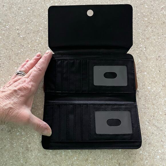 NWOT Embroidered Western Horse Design Tri Fold Zip Faux Leather Wallet - Picture 3 of 8